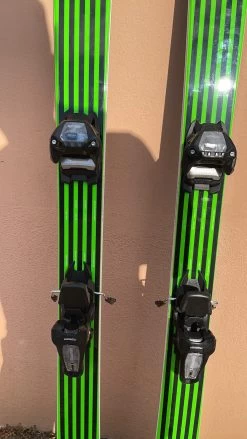 BLACK CROWS Captis -Black Crows Promos Boutique 6D149316 3A04 4367 B4F1 1B28F0E8E51D